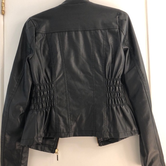 Form Fitting leather Jacket - Picture 5 of 5